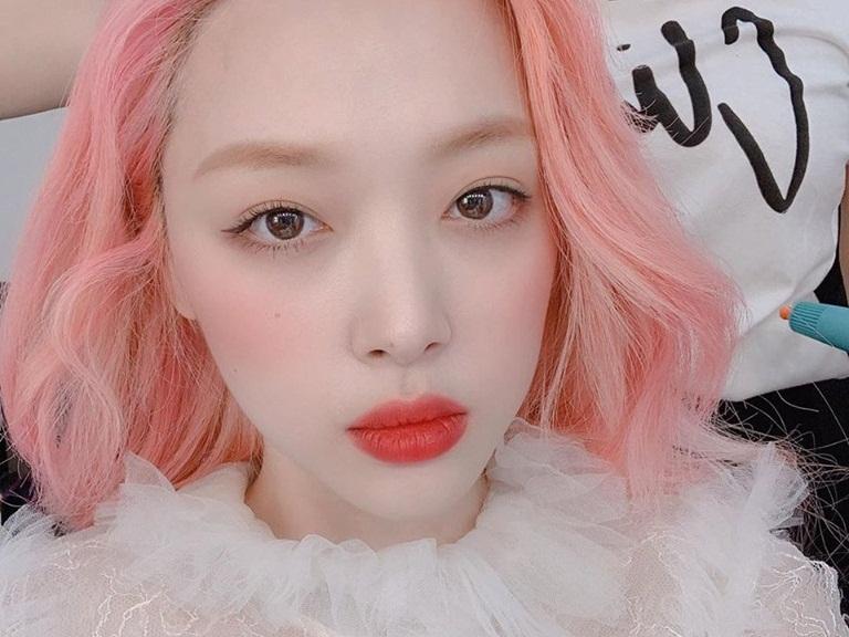 Công chúa Sulli và vô số lần thả rông ngực, tạo dáng phản cảm gây nhức mắt-22