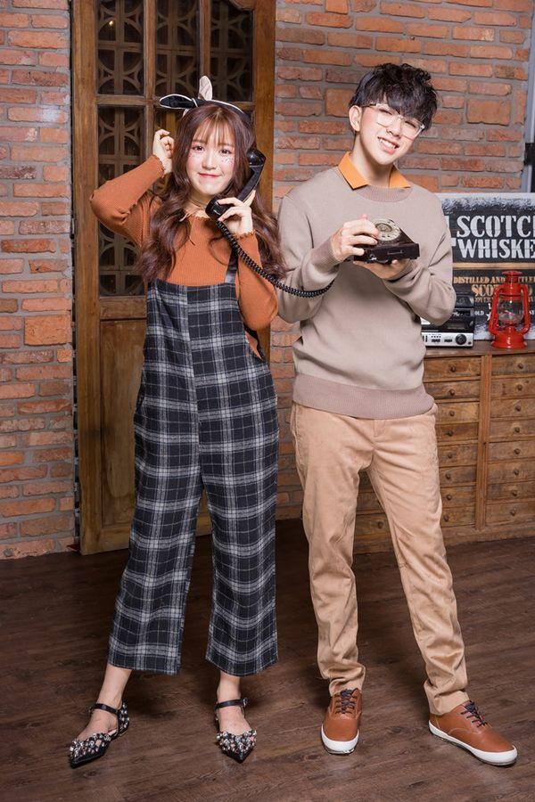 Công khai ủng hộ Uni5 nhưng Han Sara lại ngầm thể hiện tình cảm với Tùng Maru như thế này-3