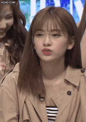 IZ*ONE thiếu ngủ trầm trọng, liên tục gật gù, mắt lim dim trên chương trình truyền hình Nhật Bản-3