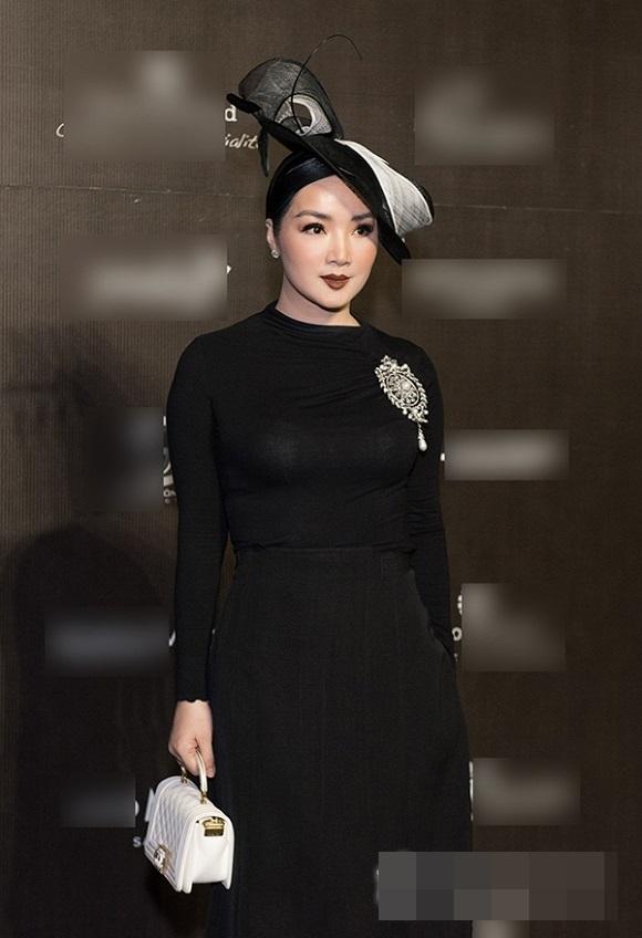 SAO MẶC XẤU: Hiền Hồ quên quần như Nam Em - Mỹ Linh tự dìm bằng bộ cánh vừa sến vừa lượt thượt-4