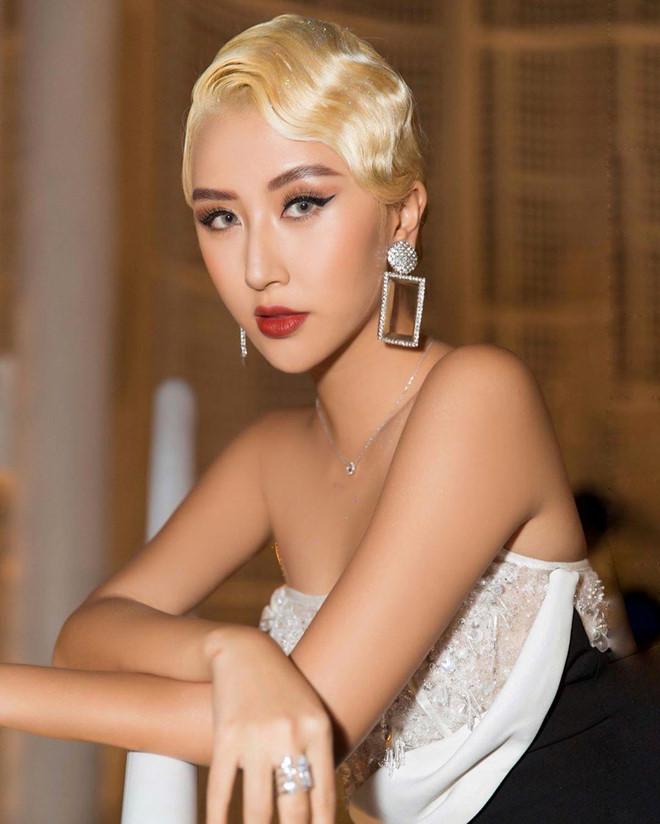 Cặp hotgirl chơi thân 6 năm: Người vẫn bánh bèo, kẻ ngày một sexy-3