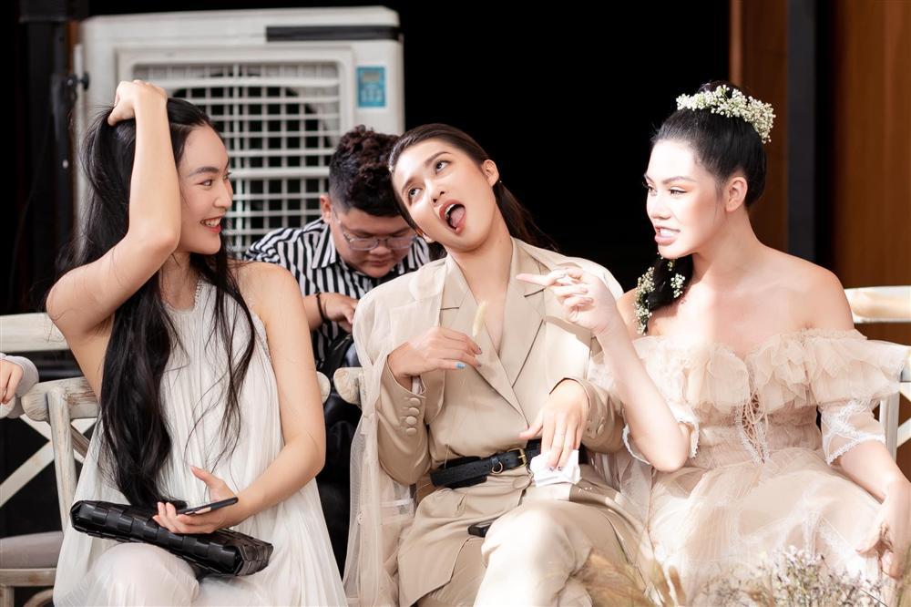 Thử xoay người đá nắp chai xem thế giới có trầm trồ, Phở Đặc Biệt há hốc miệng vì bị vlogger Huyme chơi xấu-6