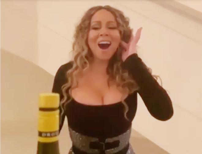 Giọng hát cao đến nỗi làm bật tung nắp chai, Mariah Carey khiến dân tình tròn mắt vì khả năng quá đáng sợ-1