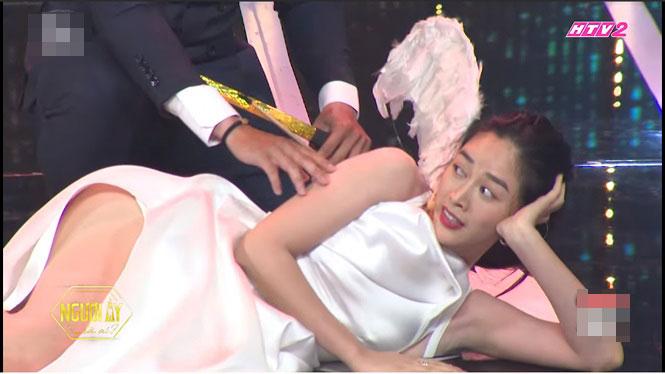 Váy áo bị chê hở hang, vô duyên của khách mời, diễn viên trên sóng truyền hình-2