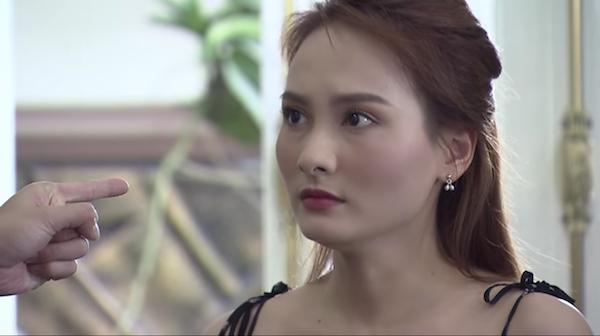 Vũ mắng Thư là đàn bà ngu xuẩn rẻ tiền để bảo vệ nhân tình trong tập 61 Về Nhà Đi Con-2