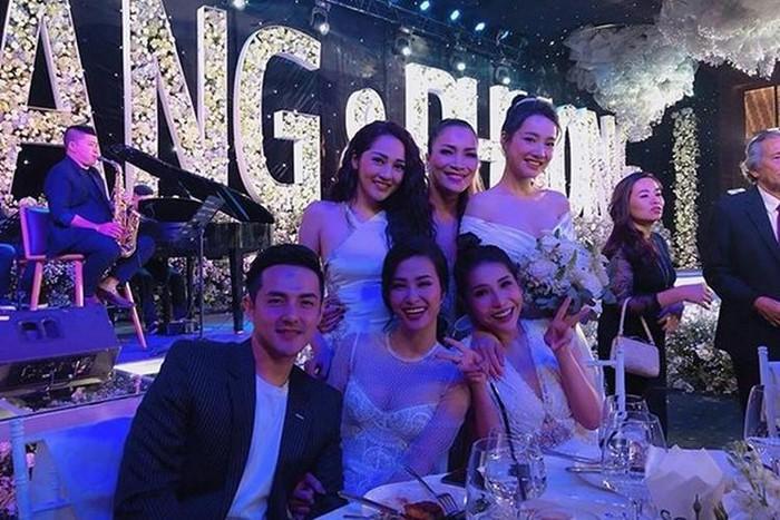 Ông Cao Thắng - Đông Nhi: Hành trình 10 năm lên đồ đồng điệu của cặp đôi vàng trong làng đi ăn cưới nhà người ta-6