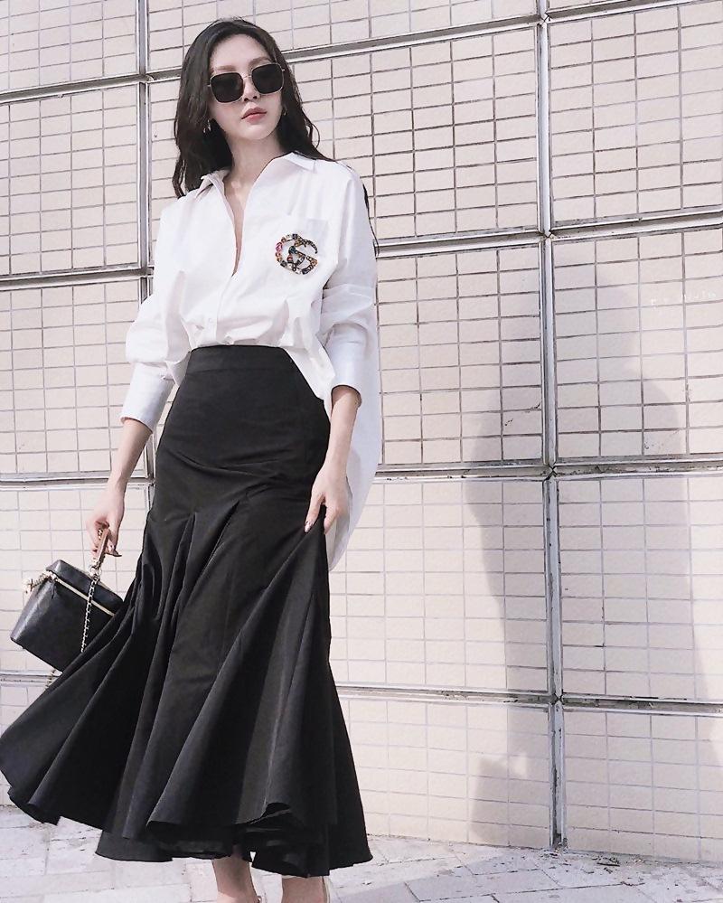 Con gái cứ mặc đồ đen là auto chất: Cứ nhìn Chi Pu, Tú Hảo, Phí Phương Anh tuần qua thì biết!-9