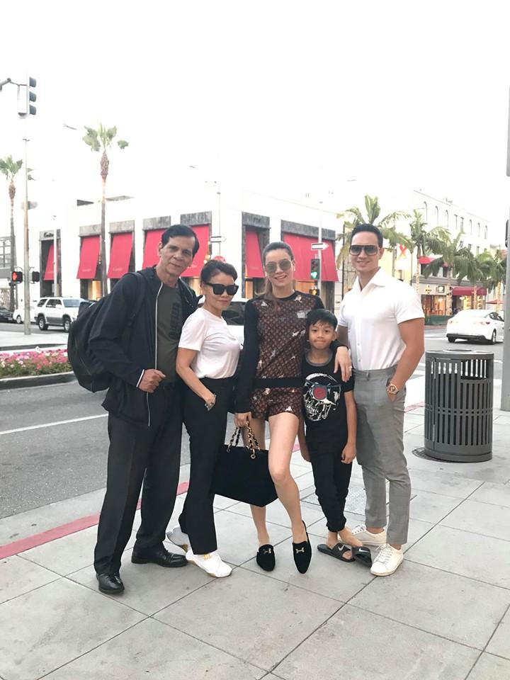 Phản ứng bất ngờ của mẹ Hồ Ngọc Hà khi bị con gái công khai chê chụp hình không đẹp-1