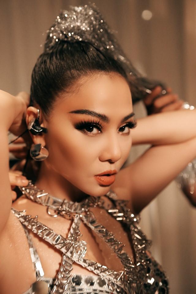 Linh Chi tuyên bố muốn cắn nát mặt Ngọc Trinh-8