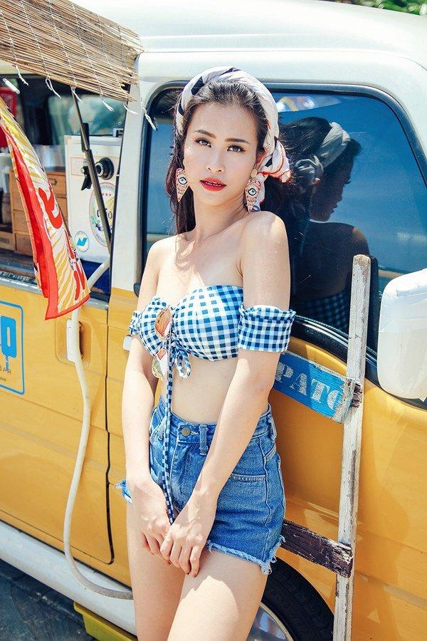 Đăng hình đính hôn tình tứ, Đông Nhi khiến cộng đồng mạng chú ý bởi chi tiết lạ-8