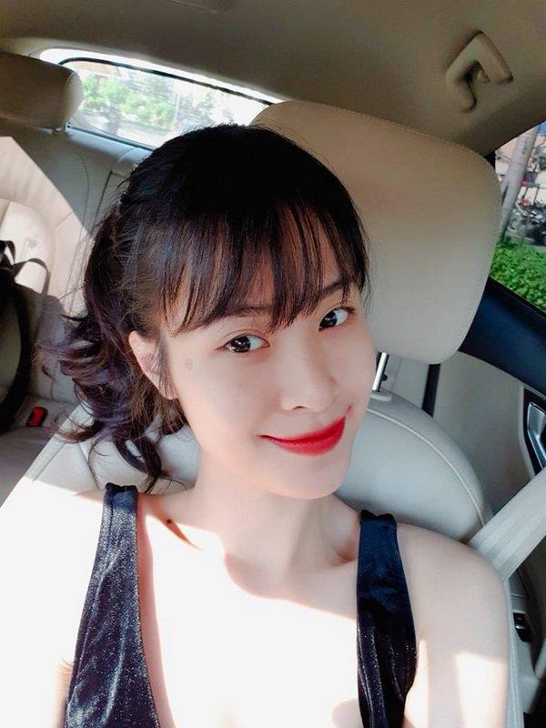 Đăng hình đính hôn tình tứ, Đông Nhi khiến cộng đồng mạng chú ý bởi chi tiết lạ-11