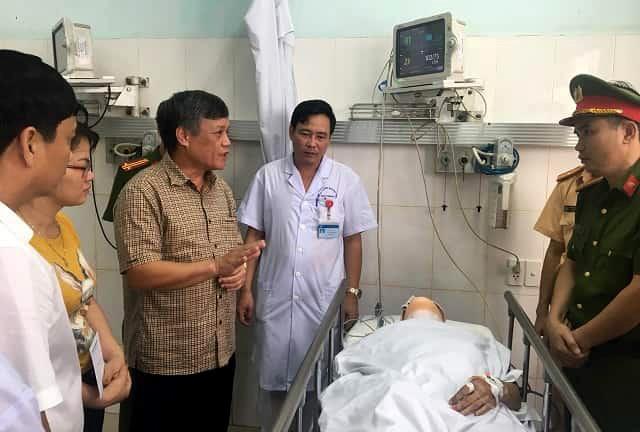 CSGT chảy máu não, vỡ cột sống cổ khi bị xe máy hất văng-1