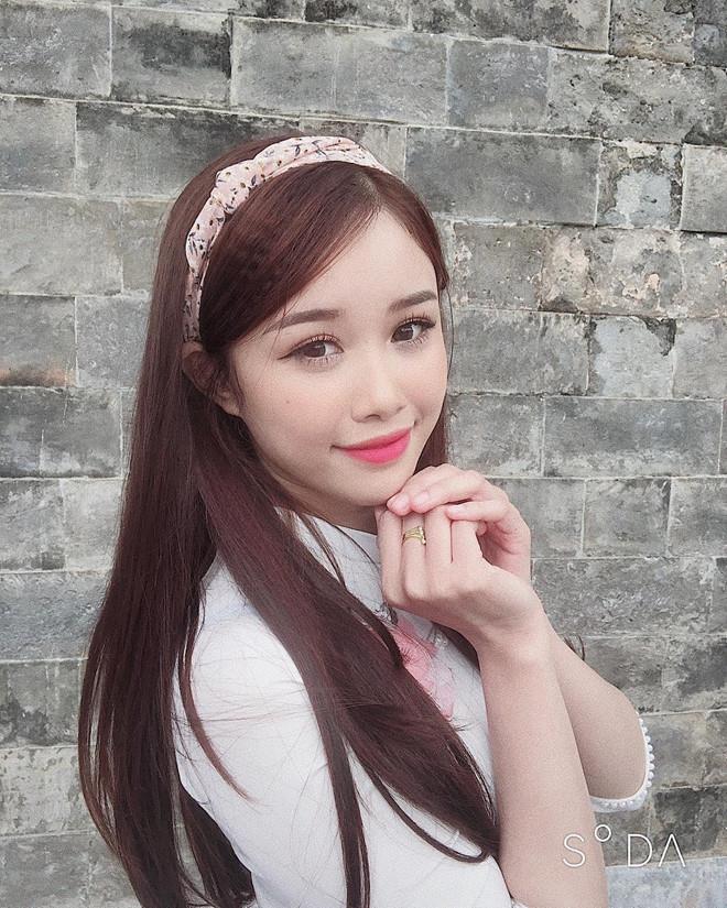 Bạn gái Đình Trọng, Văn Toàn và những nàng WAGs Việt sống kín tiếng-4