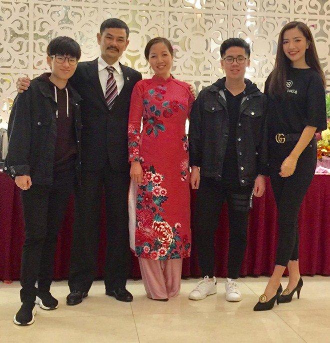 Bình luận dưới mâm cơm của con gái, bố ruột Bích Phương còn nhắc tới chàng trai đặc biệt-5