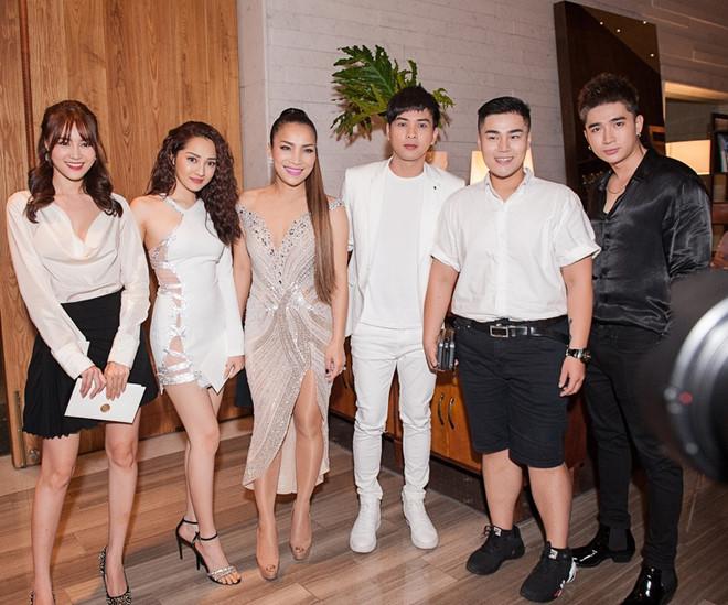 Những lần diện đồ đôi thầm kín tình trong như đã mặt ngoài còn e của Ninh Dương Lan Ngọc - Chi Dân-8