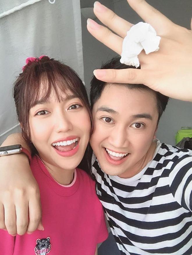 Bắt trend Ông Cao Thắng cầu hôn Đông Nhi nhưng Bình An - Bùi Phương Nga lại bị soi cosplay lỗi quá lỗi-5