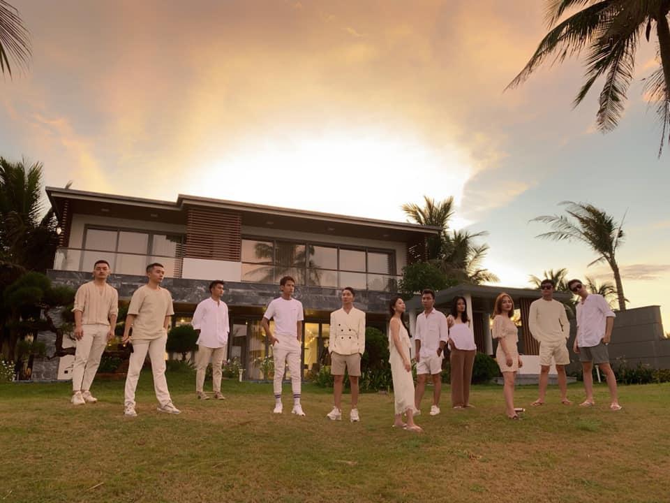 Chi Pu cùng hội bạn thân toàn hotgirl đình đám rủ nhau đi trốn khiến giới trẻ xuýt xoa-6