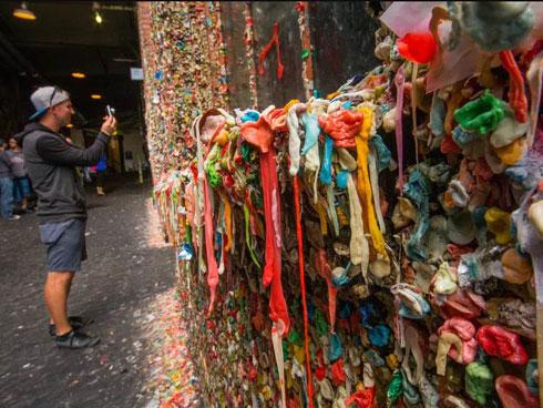 Nuốt kẹo cao su có bị dính ruột?-1