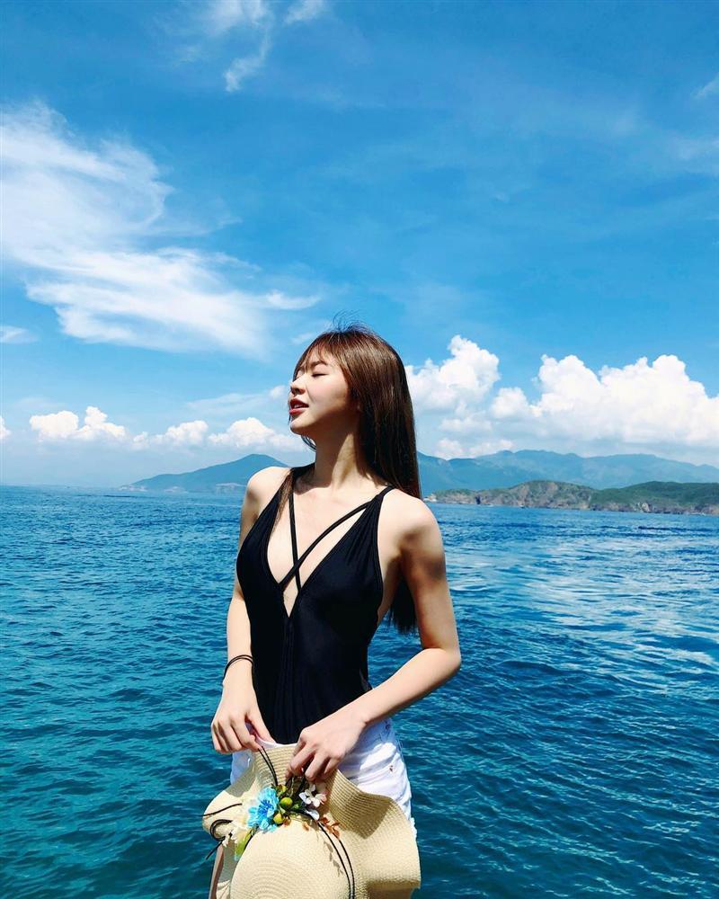 Liz Kim Cương diện bikini khoe body nóng bỏng thế này ai chẳng chết mê chết mệt chứ đâu riêng Trịnh Thăng Bình-8