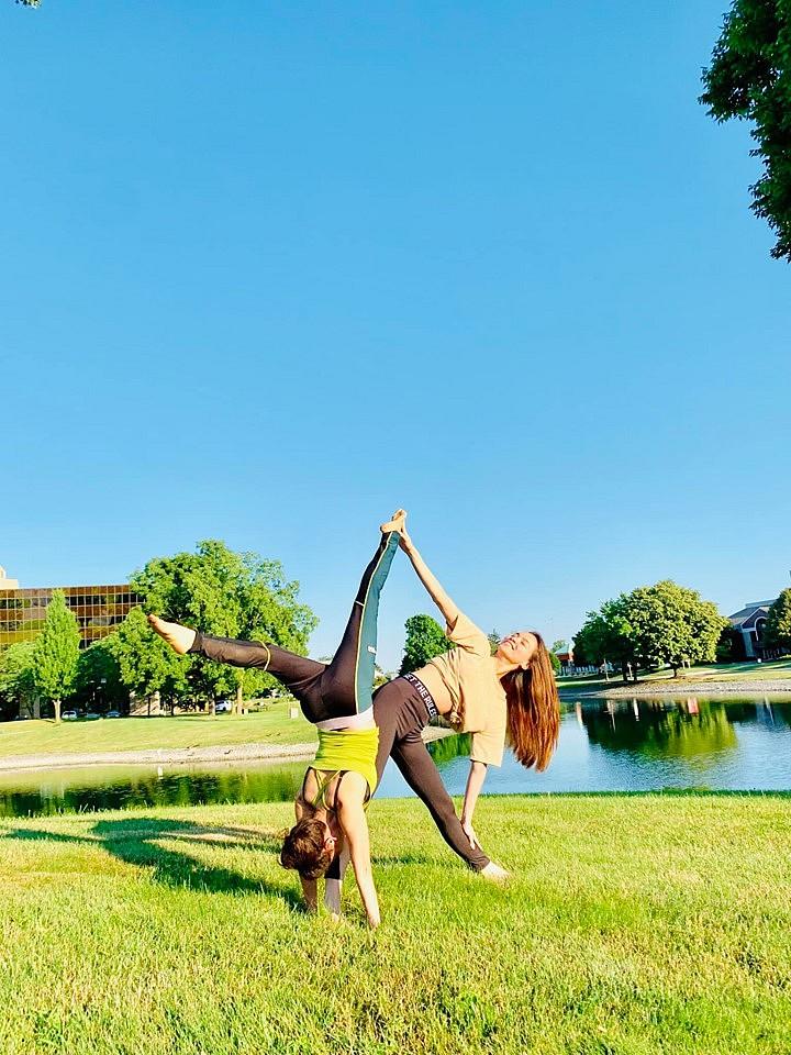 Hồ Ngọc Hà chia sẻ ảnh du hí ở Mỹ nhưng sự chú ý lại dồn về phía mẹ ruột của cô-2