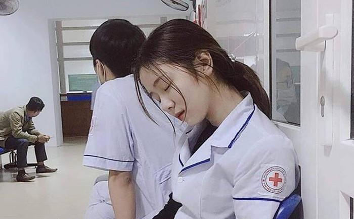 Những cô gái Việt lên báo nước ngoài nhờ màn dậy thì thành công-4