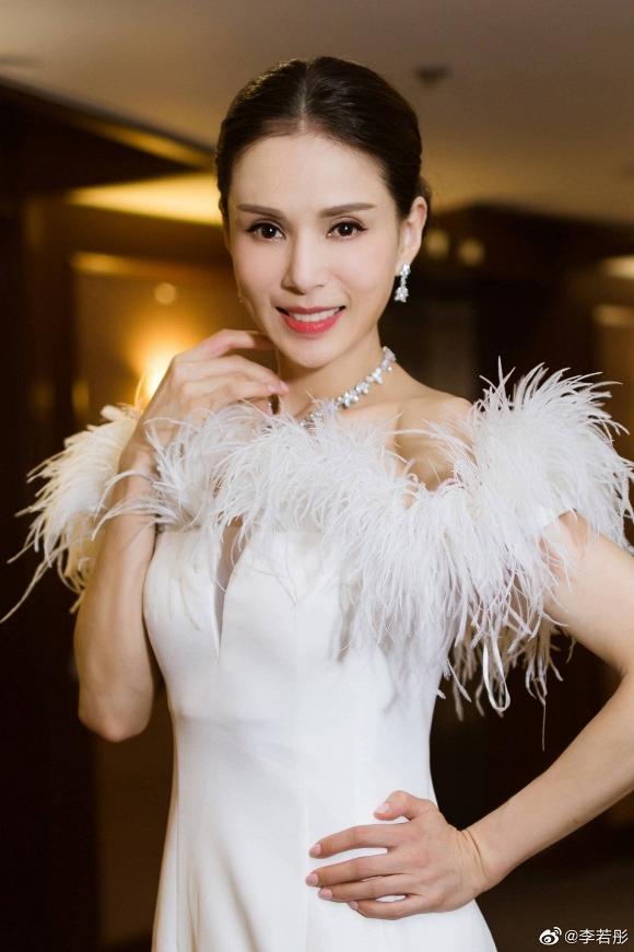 Tiểu Long Nữ Lý Nhược Đồng đẹp như nữ thần ở tuổi 45-3