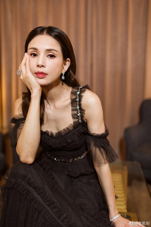 Tiểu Long Nữ Lý Nhược Đồng đẹp như nữ thần ở tuổi 45-5