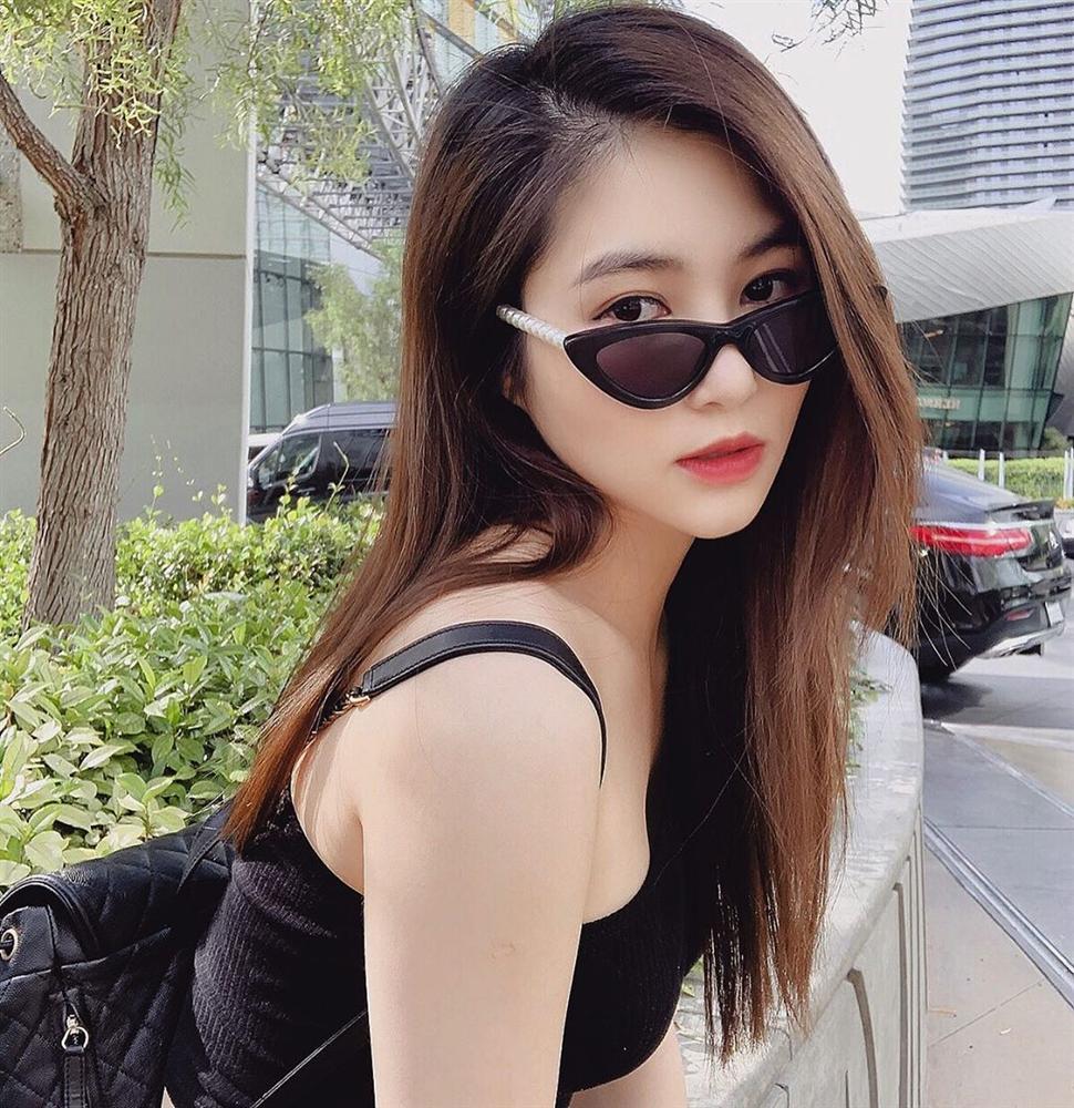 Hương Tràm khoe ảnh bikini nhưng lại làm lộ nguyên nhân thật sự sang Mỹ?-5