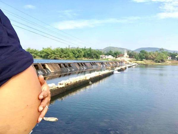 Phiên bản đưa bé mỡ đi khắp thế gian hot hơn cả bản chính được share khắp mạng xã hội-5