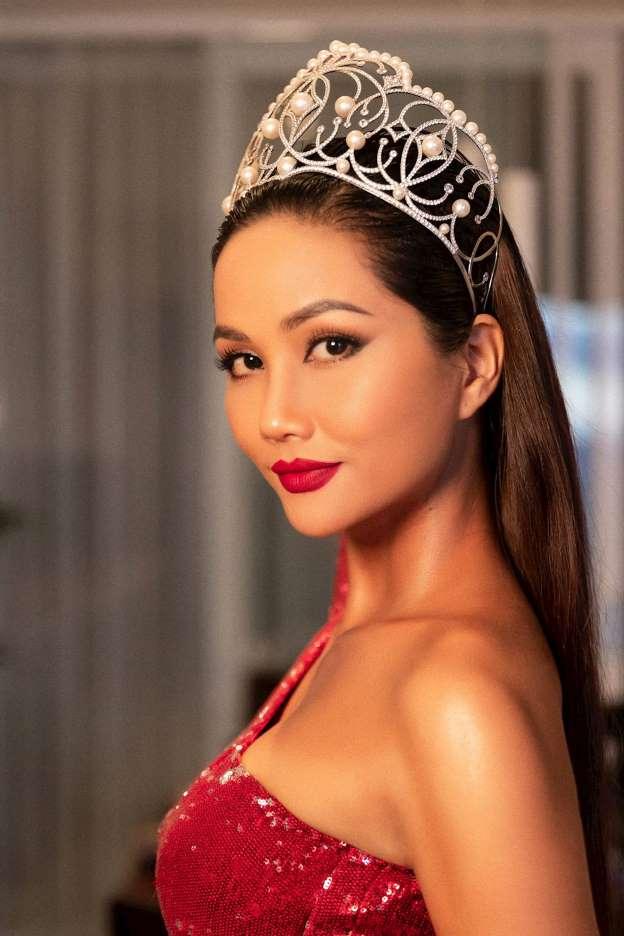 Hoa hậu Hoàn vũ Việt Nam tiếp theo chưa biết là ai nhưng HHen Niê đã làm gãy vương miện mất rồi!-7