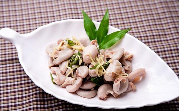 Mẹo làm sạch và luộc lòng heo thơm ngon, giòn sần sật như ngoài hàng-2