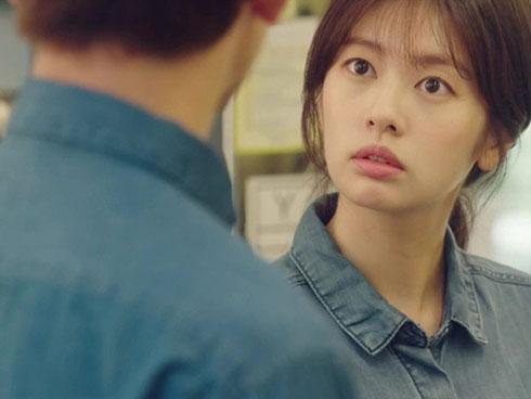 Hình ảnh cô dâu Nghệ An ôm người thân khóc nức nở ngày về nhà chồng khiến dân mạng nghẹn ngào-4