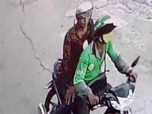 Tài xế GrabBike bị cướp cắt cổ ở Sài Gòn