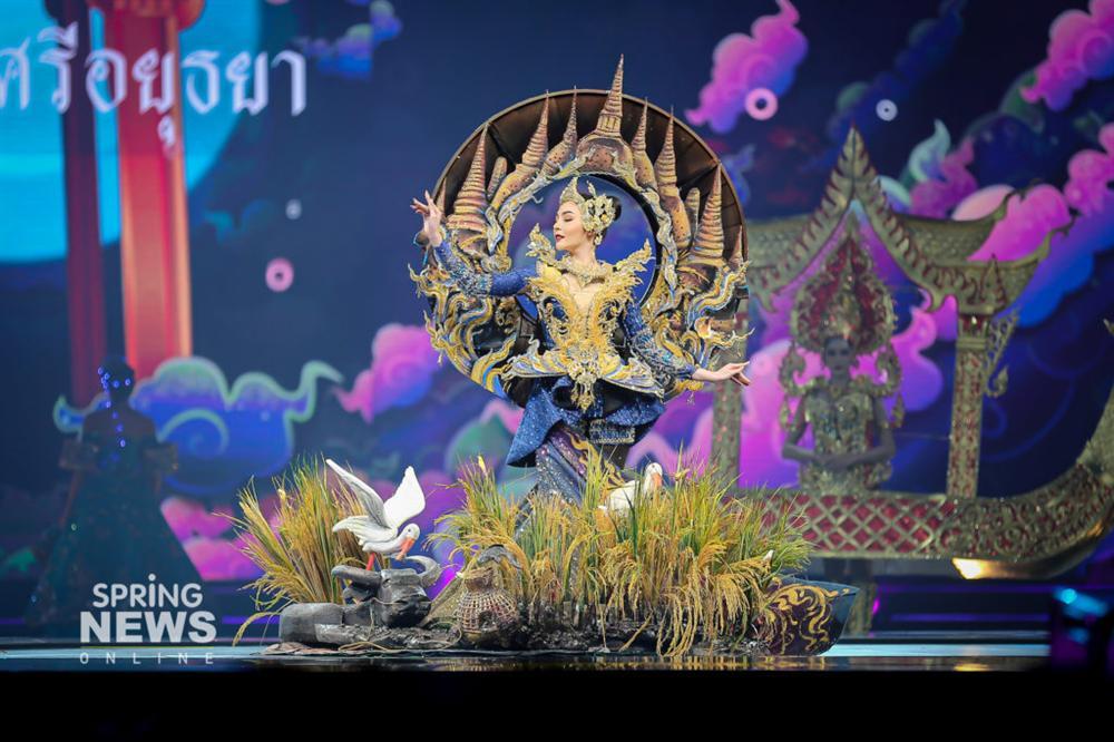 Thật như đùa ở Thái: Mỹ nữ quàng nải chuối lên người đi thi hoa hậu!-8