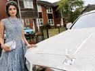 Nữ sinh khiến thiên hạ phải trầm trồ khi đi dạ hội bằng siêu xe Roll Royce nạm pha lê