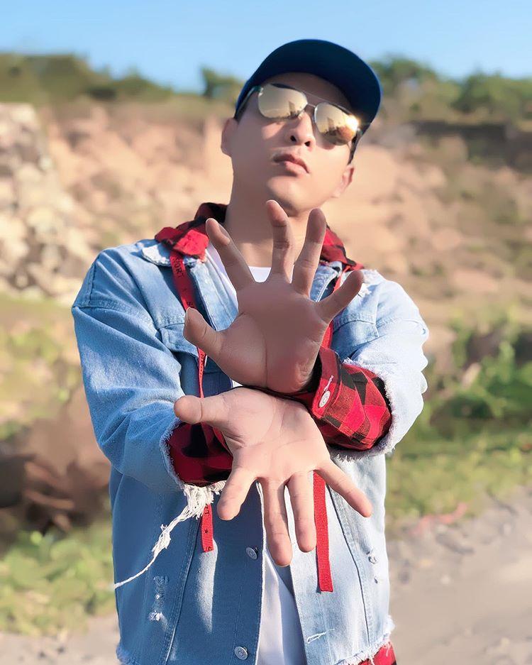 Đăng hình thả thính dù không có mặt nữ chính, Hồ Quang Hiếu vẫn để lộ bằng chứng yêu lại từ đầu Bảo Anh-1