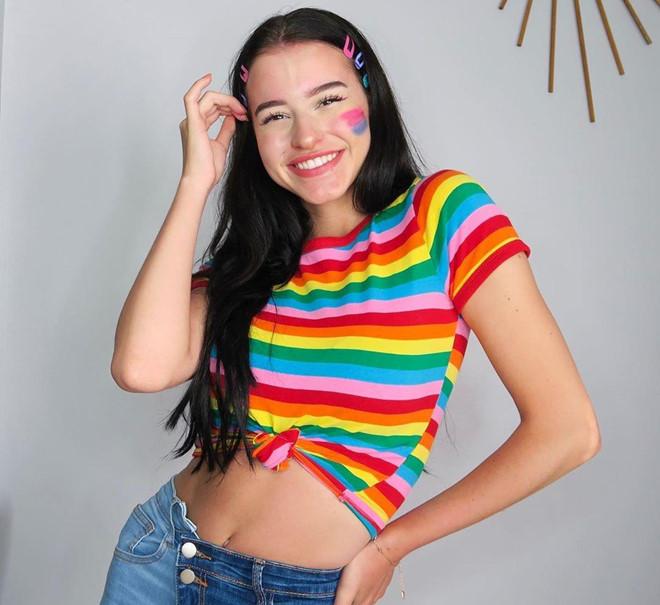 Loạt hotgirl 2K cá tính, gợi cảm đang thống trị mạng xã hội-5