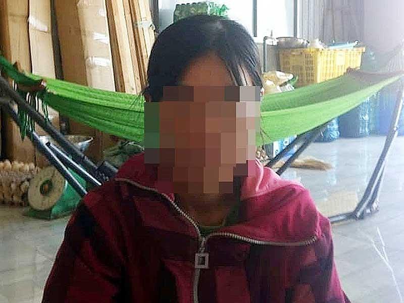 Bị phạt 200.000 đồng vì sờ ngực bà hàng xóm-1