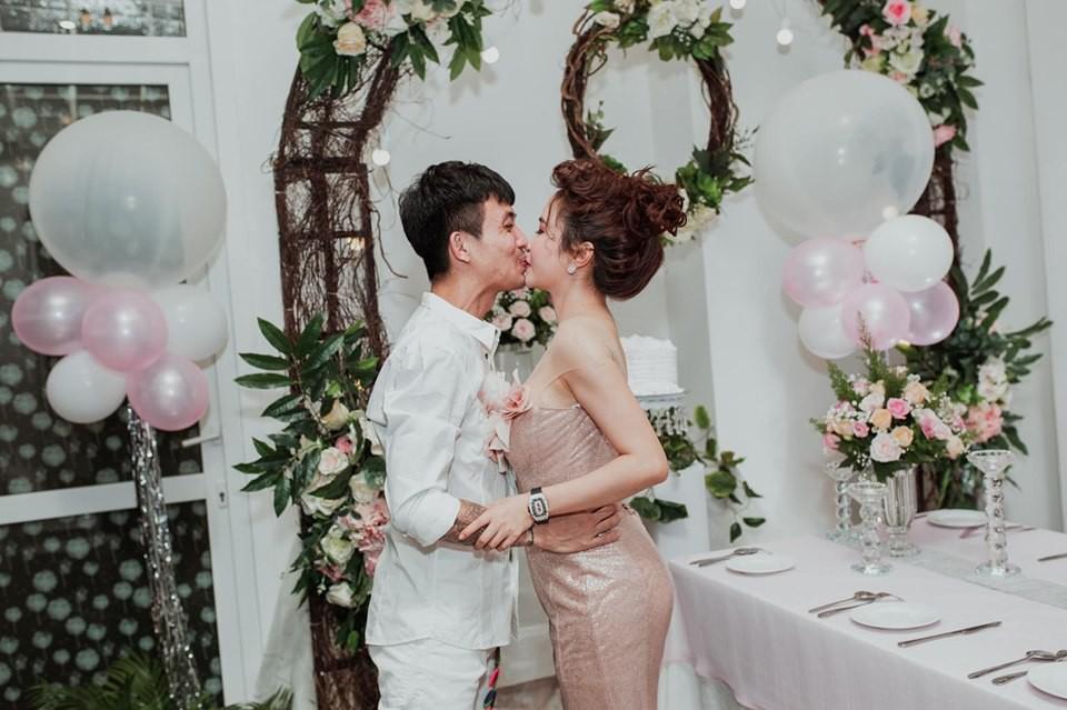 Muốn biết đẳng cấp đại gia phải nhìn Minh Nhựa: Tổ chức tiệc kỉ niệm ngày cầu hôn vợ cũng linh đình như tiệc cưới-2