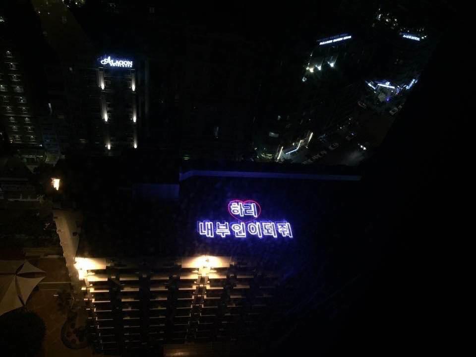 Kỷ niệm 3 năm ngày cầu hôn: Hari Won phán chồng bị điên - Trấn Thành tự nhận dại dột nên phải trả giá-4