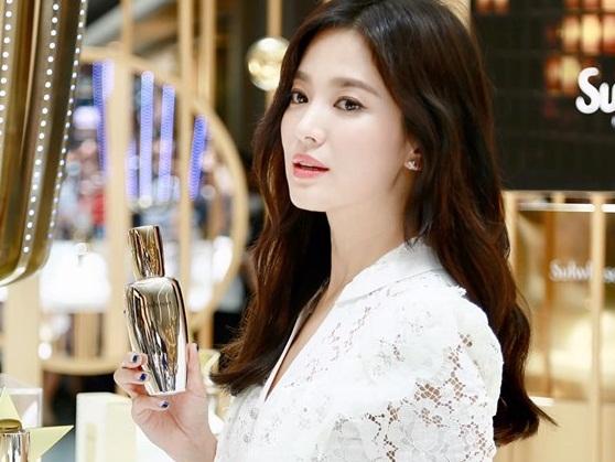 Park Shin Hye giản dị bất ngờ khi đi du lịch cùng gia đình-9