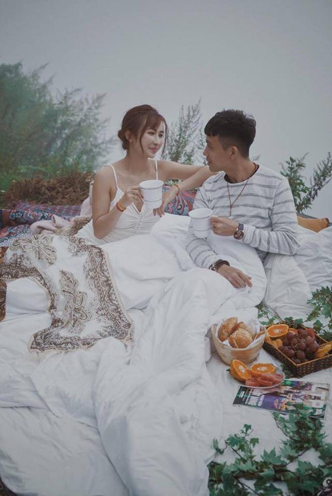 Đừng chỉ chú ý đến con gái 20 tuổi đáng yêu, vợ hai của thiếu gia Minh Nhựa cũng đẹp mê mẩn như gái 18 thế này cơ mà-2