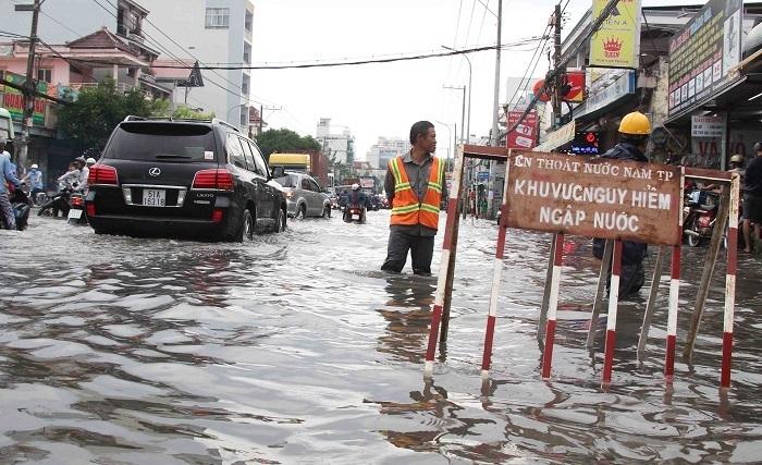 Nữ đại biểu HĐND ‘hiến kế’ mua lu chống ngập-3