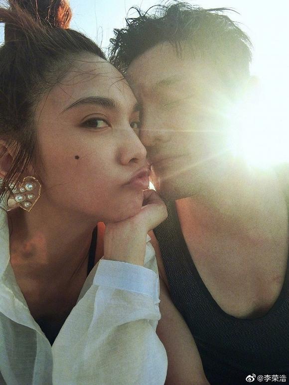 Dương Thừa Lâm diện bikini khoe thân hình nóng bỏng ở tuổi 35 sau khi nhận nhẫn kim cương khủng-5