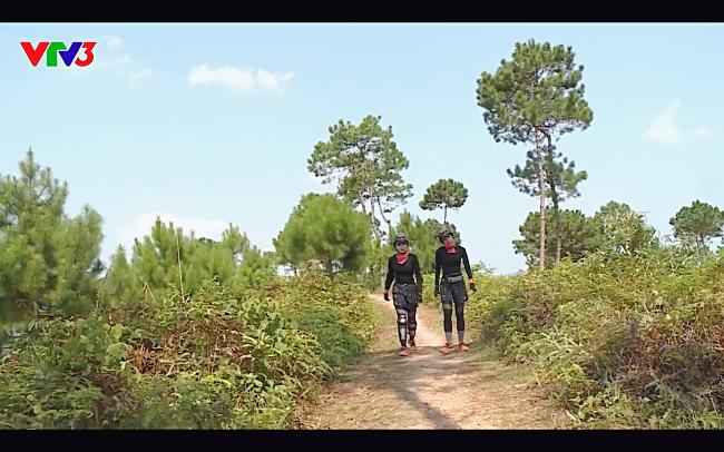 Cùng Minh Triệu chạy xe trên địa hình quá nguy hiểm, Kỳ Duyên khóc ròng vì sợ chết giữa chốn hoang sơ-5