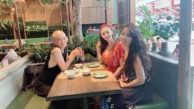 Giữa nghi án bầu bí lần hai, Vân Hugo tung ảnh bikini khoe vòng eo thon nuột-4