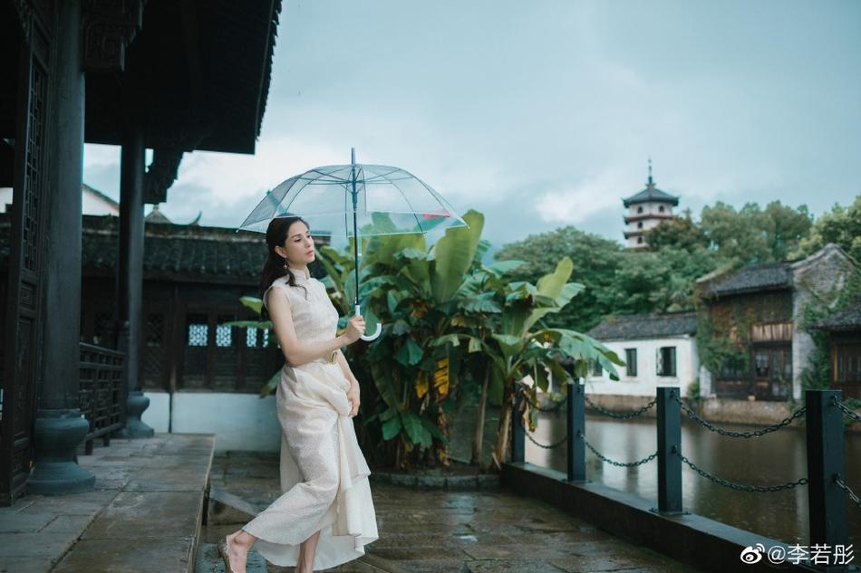 U50 Cô Cô Lý Nhược Đồng khiến fan loạn nhịp trước vẻ đẹp lão hóa ngược khác hẳn loạt ảnh nhăn nheo trước đó-10