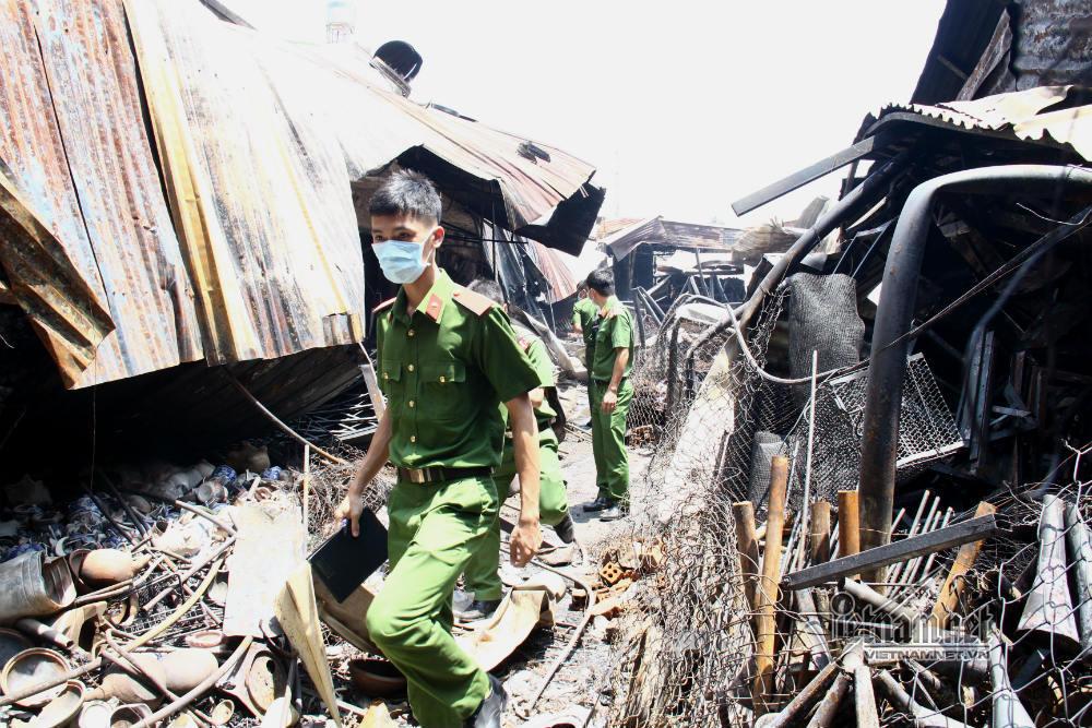 Hiện trường 45 ki ốt cháy thành tro, tiểu thương điêu đứng-5