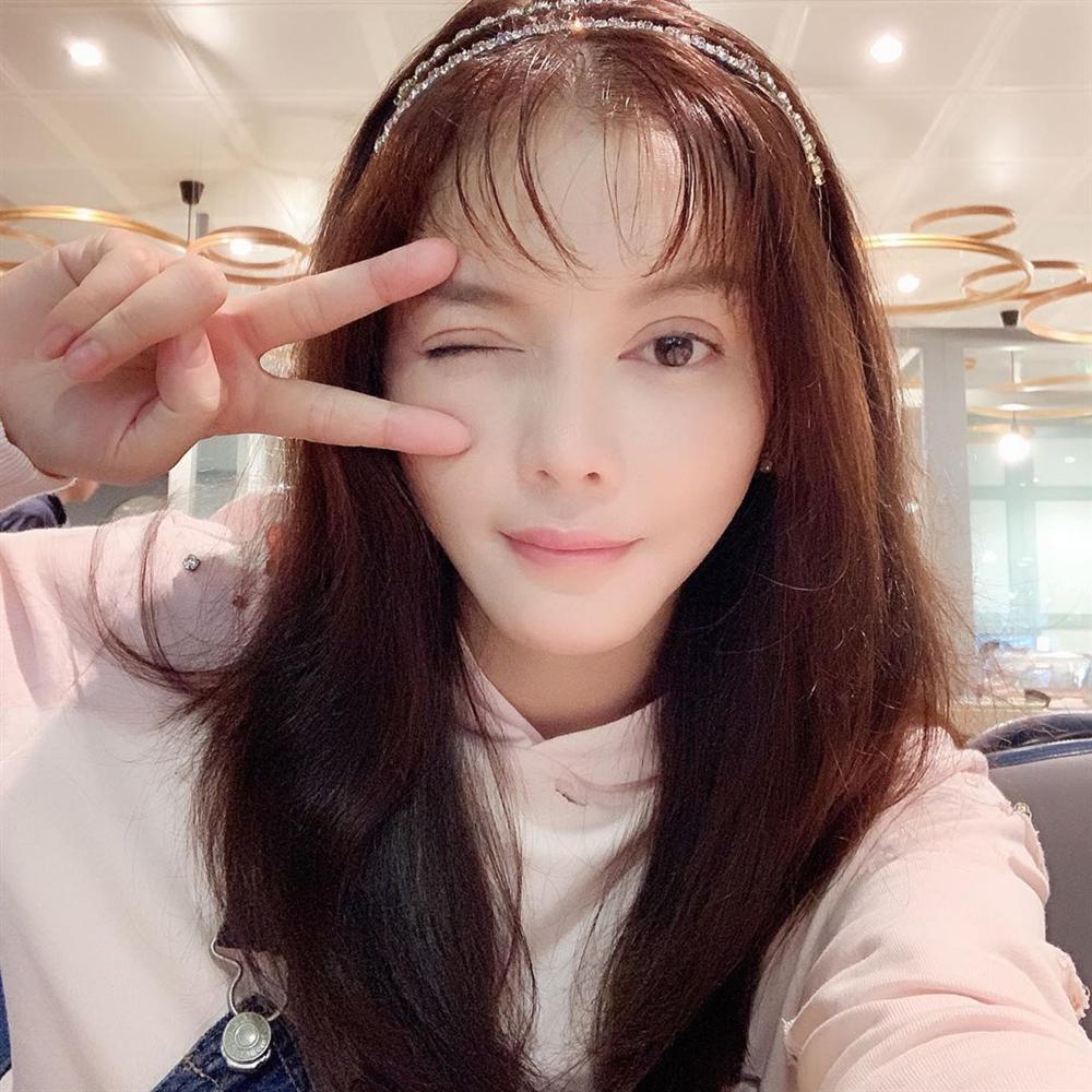 Lê Phương lộ thân hình to gấp đôi Ngân Khánh khi bước vào tháng cuối thai kỳ-8