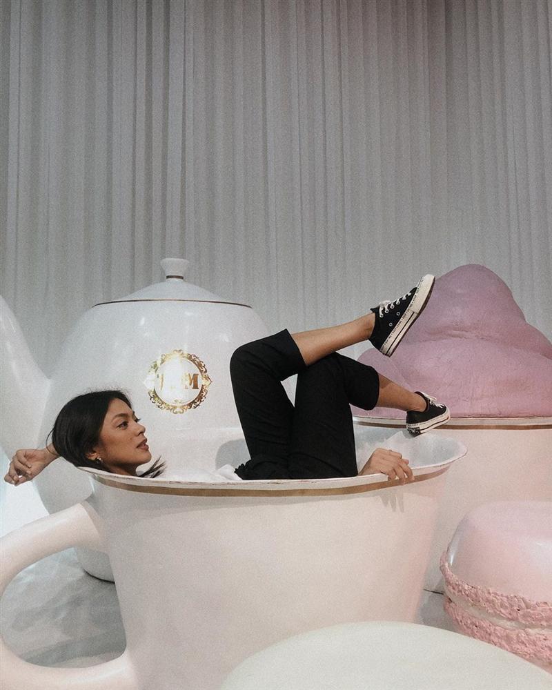 Bản tin Hoa hậu Hoàn vũ 14/7: HHen Niê gây shock với chiếc cằm nhọn xuyên thủng vạn vật ngang ngửa Minh Hằng-8